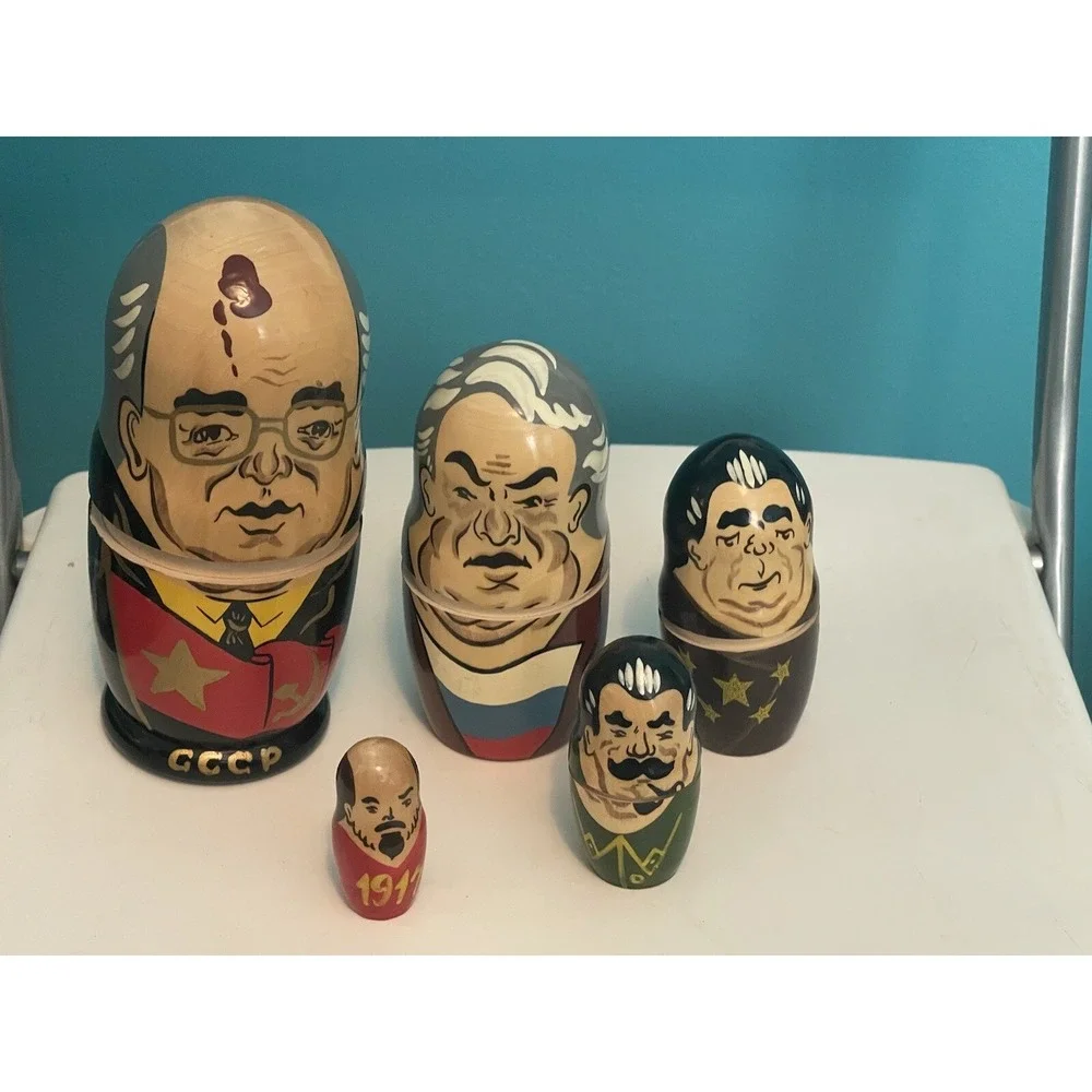 Wooden Nesting‎ Dolls , Vintage 5 Total